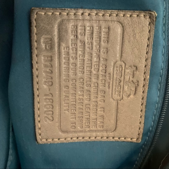 - Coach Grey leather purse - Picture 3 of 9